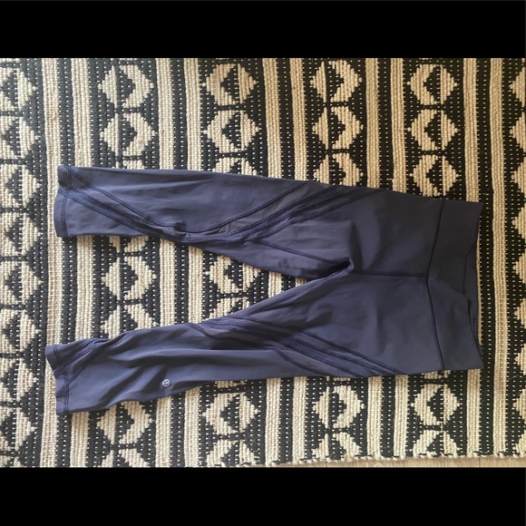 Lululemon crop leggings - Picture 1 of 2